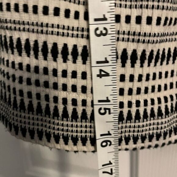 Women's Freestyle woven black and white mini skirt. Size XL - Picture 3 of 5